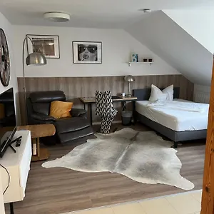  Apartment 35 Qm Fuer 2 Personen,ganze Unterkunft, Gemuetlich Zentral Gelegen